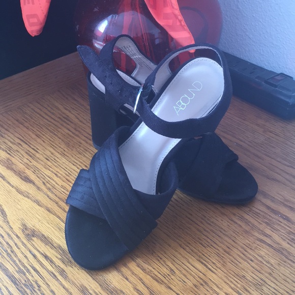 Sandals - Picture 3 of 3